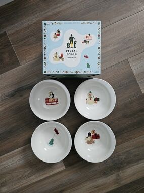 Williams Sonoma Elf Cereal Bowls Set of 4 - Holiday Characters